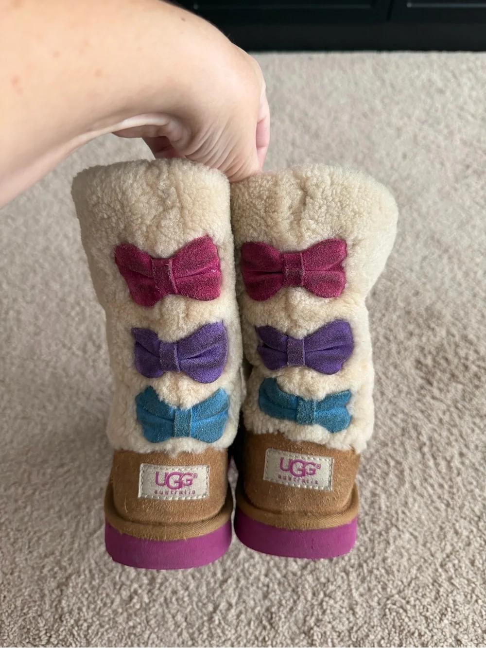 Ugg Malena Boots Kids Girls size 2 youth Chestnut Suede Bow Shearling, GUC